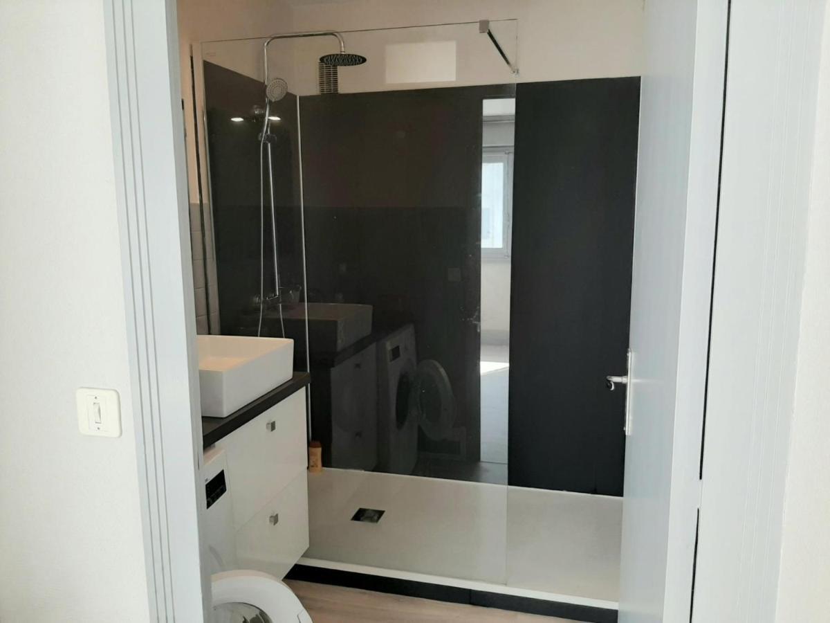 Appartement Confortable En Plein Centre De Saint-Jean-De-Luz, A Deux Pas De La Plage Et Des Commerces - Fr-1-239-586 Екстериор снимка